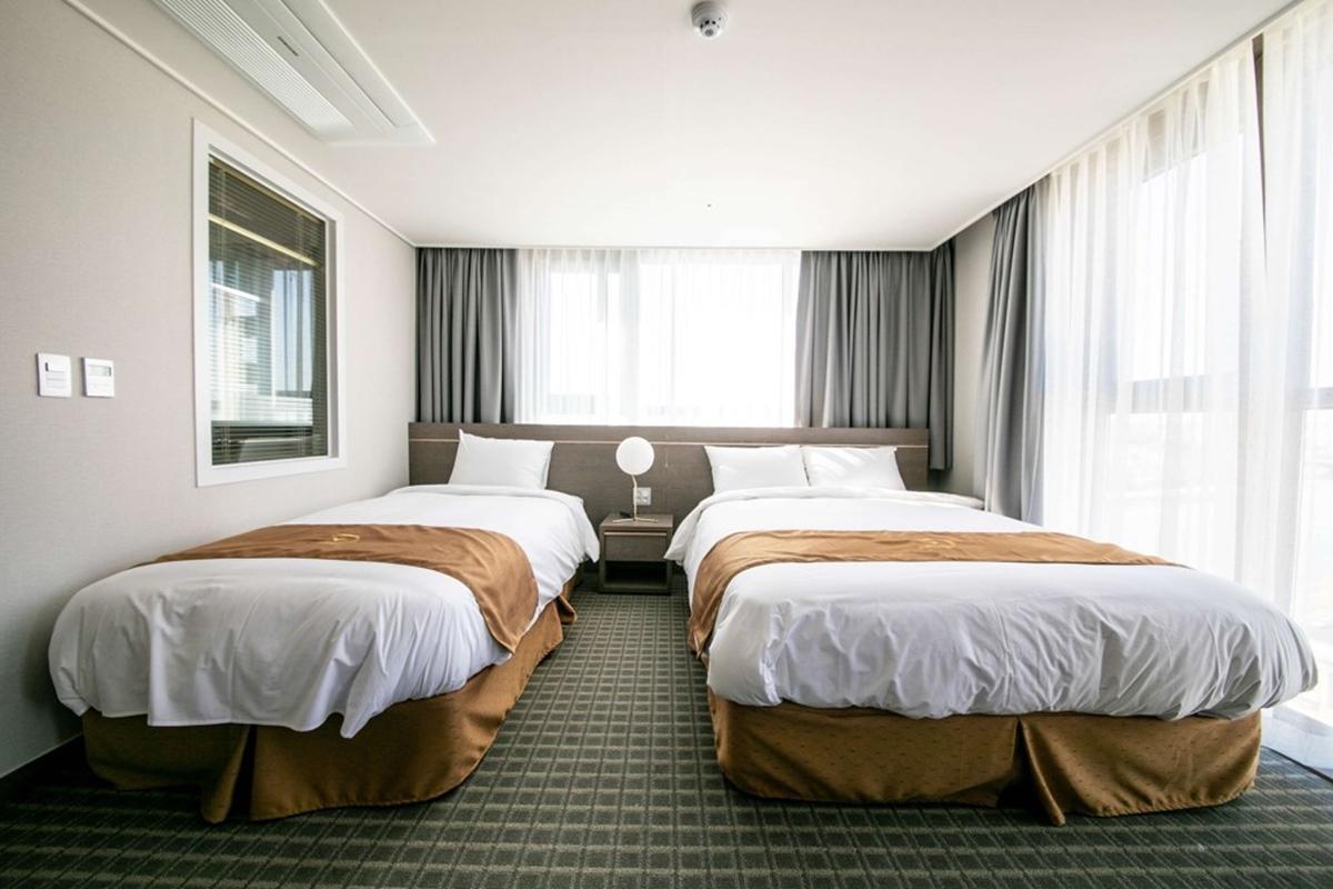 Golden Tulip Essential Namgang Otel Jinju Dış mekan fotoğraf